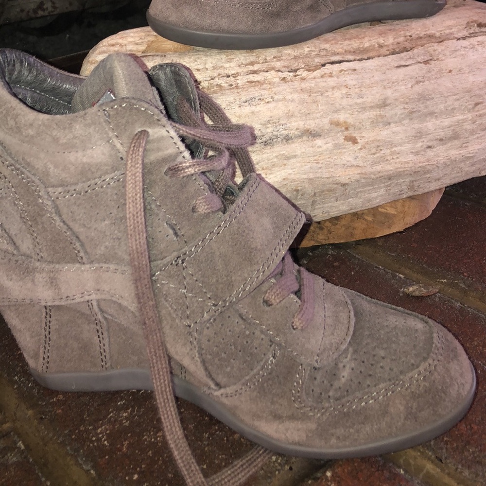 Sneaker Wedge